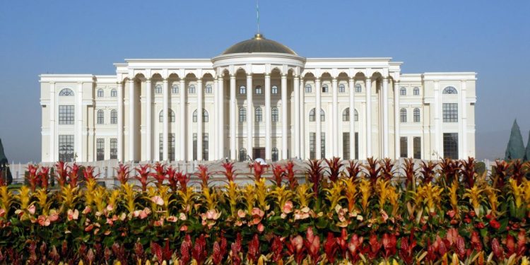 Каме аз миллият ва  худшиносӣ