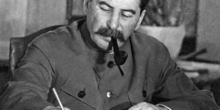 Қисмати аз Хотирот дарбораи Исталин ва Хрушёв