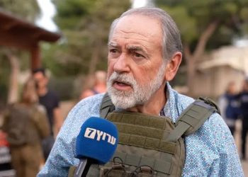 Сафири Вашингтон: Ба ҳар роҳе Исроилро тарк кунед
