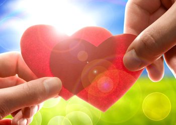 Касеро дӯст дорӣ...