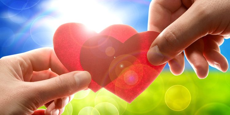 Касеро дӯст дорӣ...