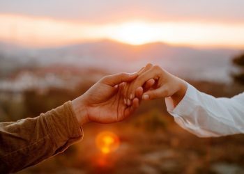 дӯст доштан