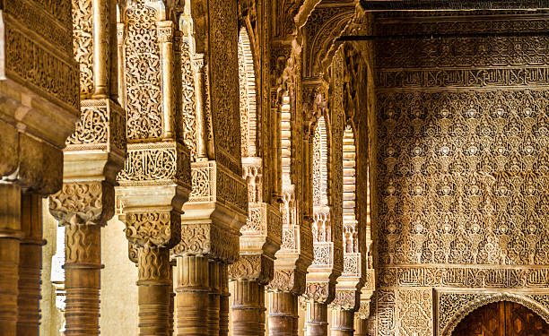 Таърихсозон чӣ касоне ҳастанд?