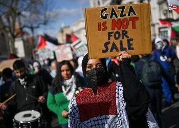 Мӯътаризон дари манзили сафири Мисрро дар Ландан бастанд