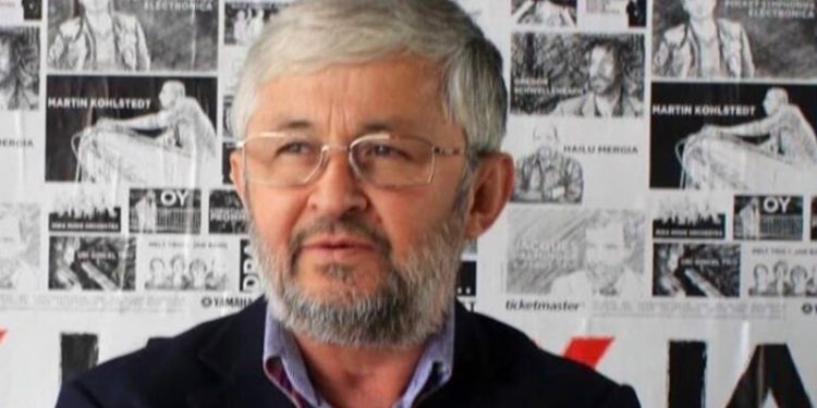 Додоҷон Атовуллоев