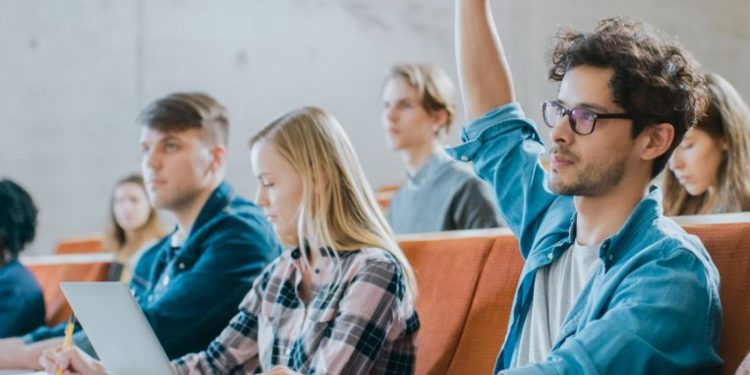 Донишҷӯ ва устод