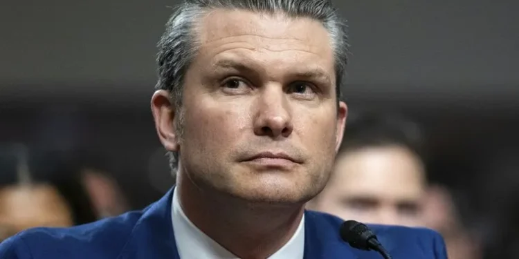 Хегсет: Эрон барои расидан ба тавофуқ фурсат дорад