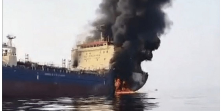 Ҳадаф қарор гирифтани беш аз 10 нафткаш дар тангаи Ҳурмуз