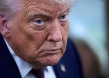 Тромп ба дунболи поён додан ба ҷанг