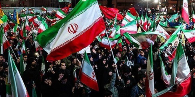 Омодагии Эрон барои идомаи ҷанг