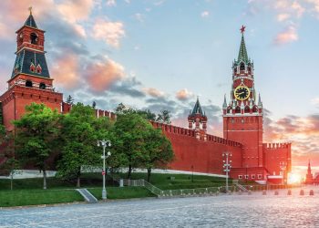 Маскав: Омрико ва Исроил эҳтимолан аз музокирот барои амалиёти заминӣ алайҳи Эрон истифода кунанд